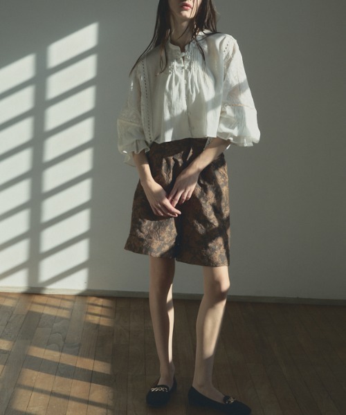 Muel Chic（ミュエルシック）の「Effie short pants エフィーショートパンツ（その他パンツ・レディース・オフホワイト/ブラウン/ブラック・MEDIUM/SMALL）」の8枚目の写真
