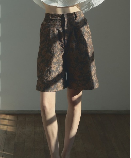 Muel Chic（ミュエルシック）の「Effie short pants エフィーショートパンツ（その他パンツ・レディース・オフホワイト/ブラウン/ブラック・MEDIUM/SMALL）」の12枚目の写真