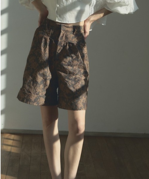 Muel Chic（ミュエルシック）の「Effie short pants エフィーショートパンツ（その他パンツ・レディース・オフホワイト/ブラウン/ブラック・MEDIUM/SMALL）」の11枚目の写真