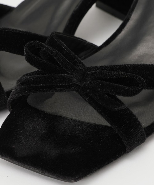 FOREVER 21（フォーエバー トゥエンティーワン）の「【2025SS】アソートリボンサンダル（サンダル・レディース・ストライプ/ブラック・LARGE/MEDIUM）」の4枚目の写真