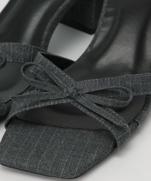 FOREVER 21（フォーエバー トゥエンティーワン）の「【2025SS】アソートリボンサンダル（サンダル・レディース・ストライプ/ブラック・LARGE/MEDIUM）」の3枚目の写真