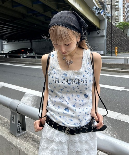 SLY（スライ）の「FLOWER PRINT T/T フラワープリント タンクトップ 夏服（タンクトップ・レディース・ライトブルー/ホワイト・FREE）」の11枚目の写真