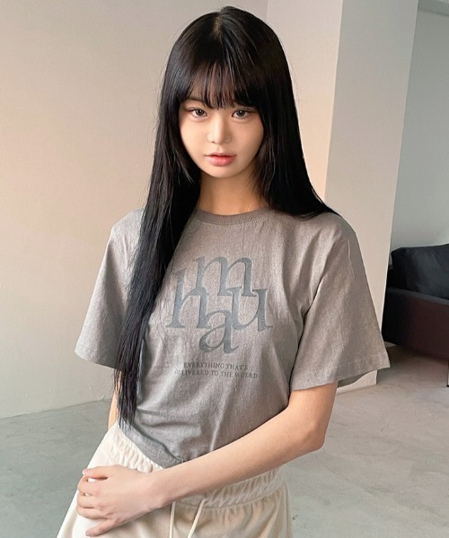 tシャツ A'GEM/9 × .kom 「muah muah/ムーアムーア」Semi-open logo short sleeve t-shirt / A'GEM/9 × .kom 『muah muah/ムーアムーア』Semi-open logo