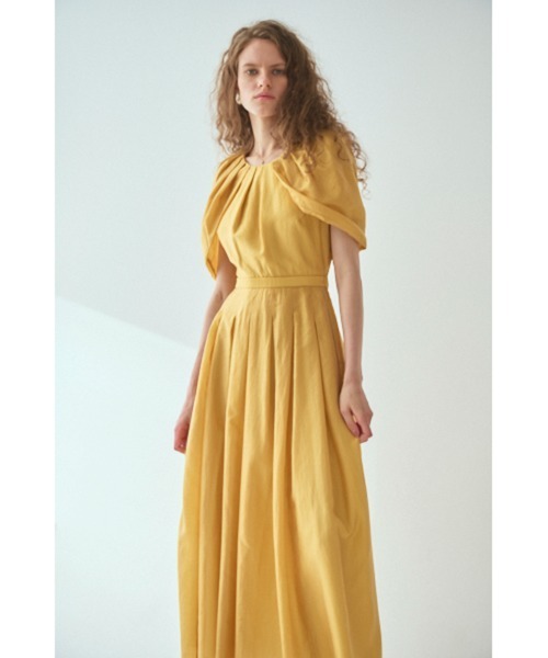 Estella.K(エステラケー)の「Lizzie Dress バルーンケープカットアウトドレス(ワンピース・レディース・ブラック/イエロー・FREE)」の6枚目の写真