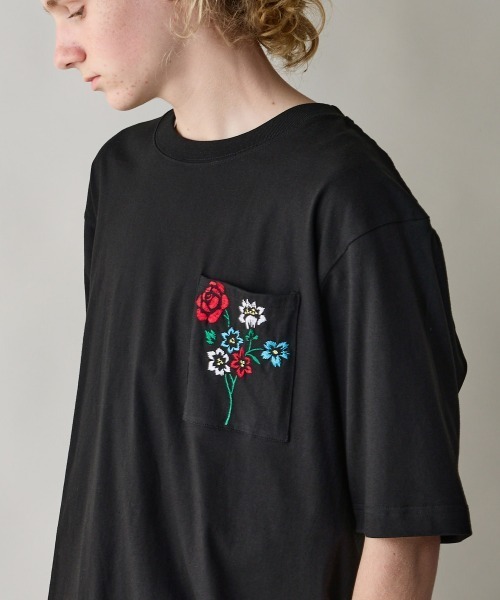 rehacer(レアセル)の「rehacer : Retro Flower Relax Fit T-Shirt / レトロ フラワーリラックスフィットTシャツ(Tシャツ/カットソー・メンズ・ブラック/ホワイト・SMALL/MEDIUM/LARGE/X-LARGE)」の1枚目の写真