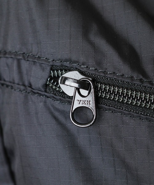 FREDRIK PACKERS（フレドリックパッカーズ）の「【FREDRIK PACKERS】70D 2WAY PACKPACK 70デニール ツーウェイ バックパック（バックパック/リュック・レディース・ブラック/カーキ・FREE）」の16枚目の写真