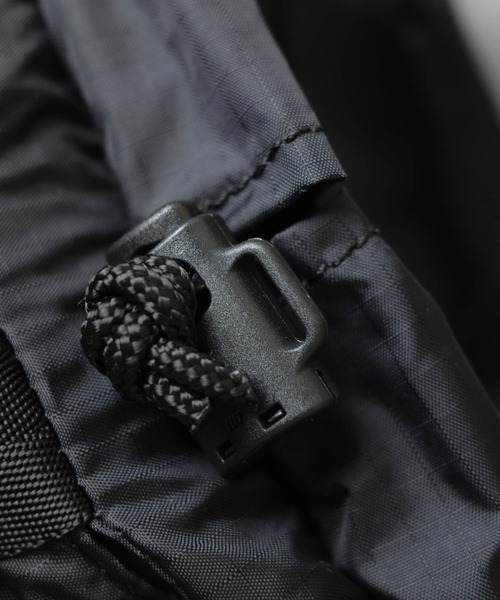 FREDRIK PACKERS（フレドリックパッカーズ）の「【FREDRIK PACKERS】70D 2WAY PACKPACK 70デニール ツーウェイ バックパック（バックパック/リュック・レディース・ブラック/カーキ・FREE）」の21枚目の写真