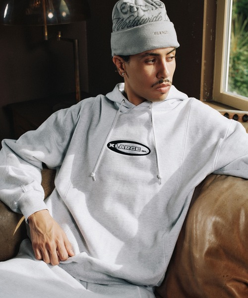 セール】OVAL LOGO PULLOVER HOODED SWEATSHIRT（パーカー）｜XLARGE