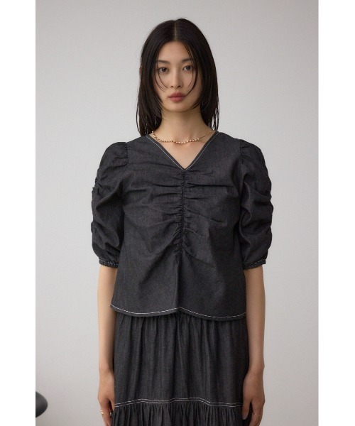 AZUL by moussy（アズールバイマウジー）の「フロントギャザースリーブブラウス（シャツ/ブラウス・レディース・ダークブルー/ブラック・FREE）」の6枚目の写真