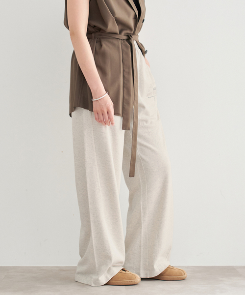 IENA（イエナ）の「フレンチテリーストレートパンツ（スウェットパンツ・レディース・アイボリー/チャコールグレー・38/36）」の16枚目の写真
