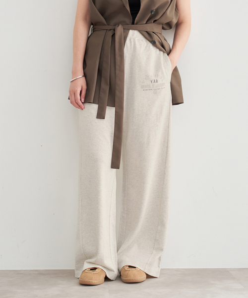 IENA（イエナ）の「フレンチテリーストレートパンツ（スウェットパンツ・レディース・アイボリー/チャコールグレー・38/36）」の17枚目の写真