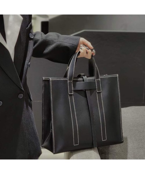 Tomieco(トミエコ)の「A4対応 LEATHER トートバッグ 本革 スクエア(ショルダーバッグ・レディース・ブラウン/ダークブラウン/ベージュ/ブラック・FREE)」の2枚目の写真