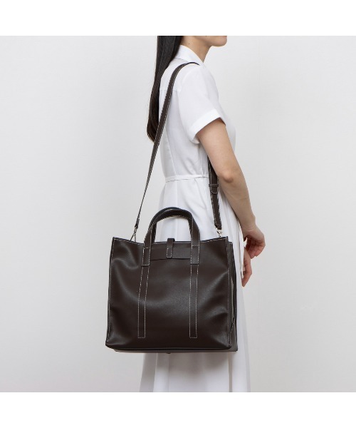 Tomieco(トミエコ)の「A4対応 LEATHER トートバッグ 本革 スクエア(ショルダーバッグ・レディース・ブラウン/ダークブラウン/ベージュ/ブラック・FREE)」の19枚目の写真
