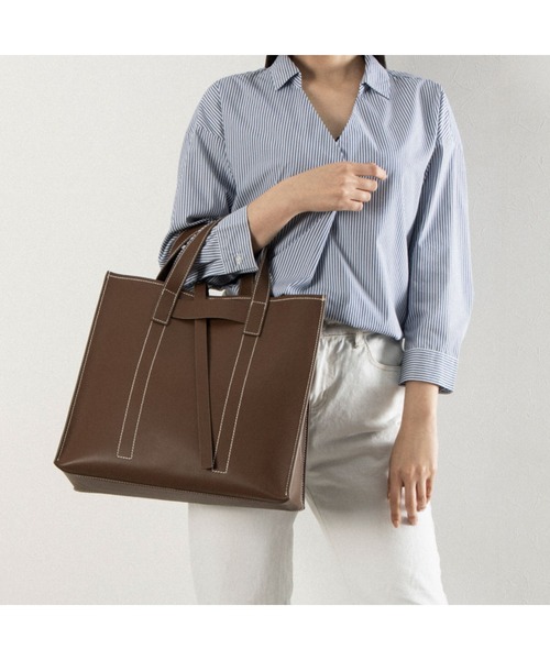Tomieco(トミエコ)の「A4対応 LEATHER トートバッグ 本革 スクエア(ショルダーバッグ・レディース・ブラウン/ダークブラウン/ベージュ/ブラック・FREE)」の7枚目の写真