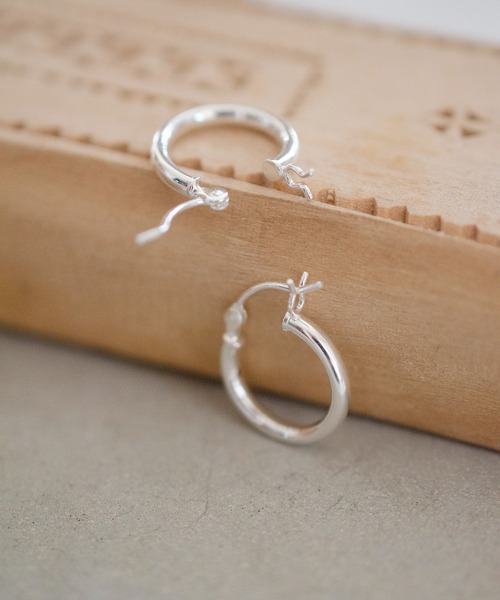 Senti(センティ)の「SENTI HOOP EARRING SV(ピアス(両耳用)・メンズ・シルバー・FREE)」の2枚目の写真
