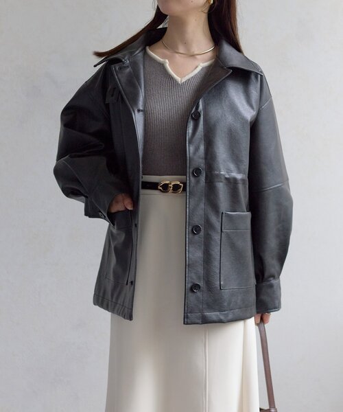 Thevon（ゼボン）の「スタンドネック合皮カバーオール（ブルゾン・レディース・ブラック/ブラウン・FREE）」の4枚目の写真