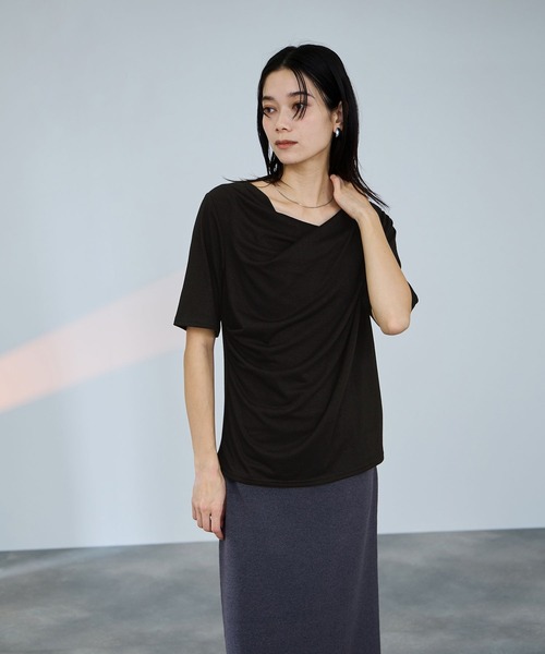 Mac-House(マックハウス)の「milli de l'air ドレープネックプルオーバー(Tシャツ/カットソー・レディース・ライトグレー/オフホワイト/ブラック・M)」の9枚目の写真
