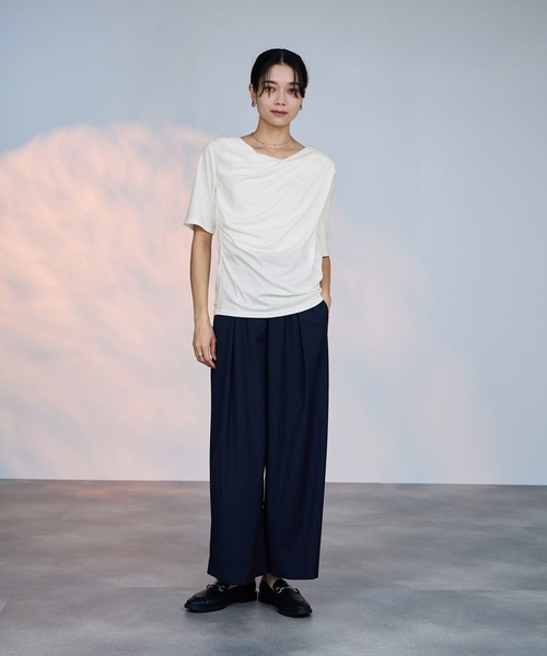 Mac-House(マックハウス)の「milli de l'air ドレープネックプルオーバー(Tシャツ/カットソー・レディース・ライトグレー/オフホワイト/ブラック・M)」の16枚目の写真