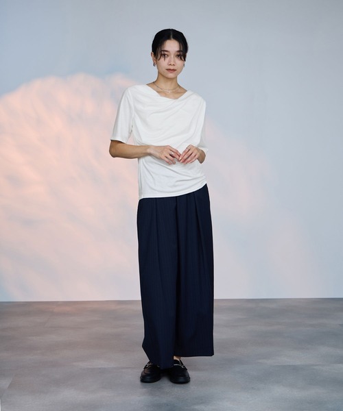 Mac-House(マックハウス)の「milli de l'air ドレープネックプルオーバー(Tシャツ/カットソー・レディース・ライトグレー/オフホワイト/ブラック・M)」の17枚目の写真