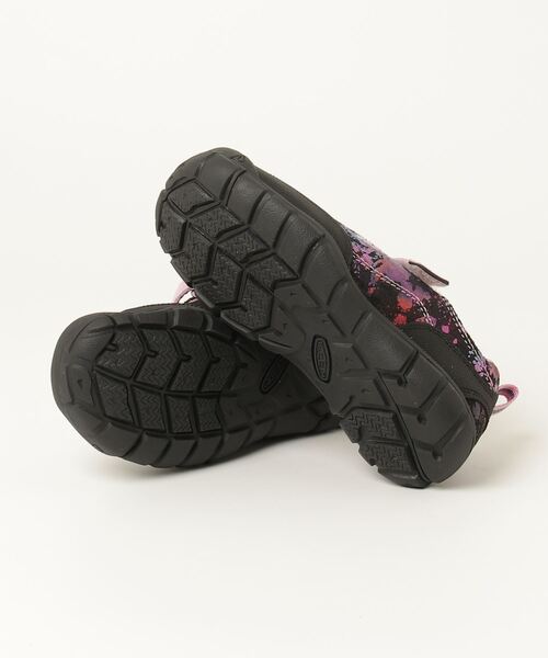 KEEN（キーン）の「JASPER II / ジャスパー ツー / キッズ スニーカー（スニーカー・キッズ・ブラック×ピンク・23.5cm/22.5cm/22cm/21cm/20cm）」の3枚目の写真