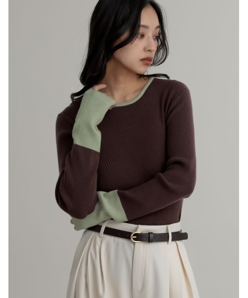 Re:EDIT（リエディ）の「[2025AW COLLECTION]配色スリーブクルーネックリブニットトップス（ニット/セーター・レディース・ブラウン系/グレー系その他/アイボリー系/グレー系/ブラック系/ブルー系/ブラウン系その他・MEDIUM/LARGE）」の5枚目の写真