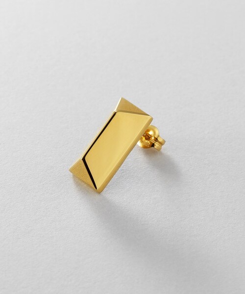 COCOSHNIK ONKITSCH(ココシュニックオンキッチュ)の「シルバー ロングピラミッド スタッドピアス GP(ピアス(両耳用)・レディース・ゴールド・00)」の3枚目の写真