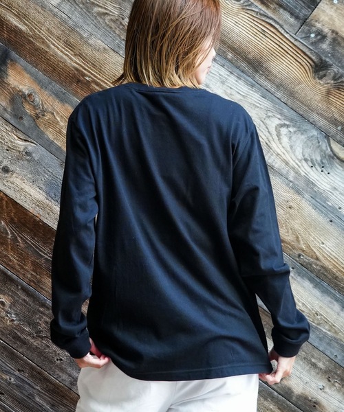 THRASHER（スラッシャー）の「FIRE LOGO L/S T-SHIRTS/THRASHER スラッシャーロゴ 長袖 Tシャツ ロンT 炎 フレーム エフェクト胸ロゴ プリント ストリート スケート（Tシャツ/カットソー・メンズ・ブラック×ブルー/ホワイト×ブルー・MEDIUM/LARGE/X-LARGE/SMALL）」の6枚目の写真