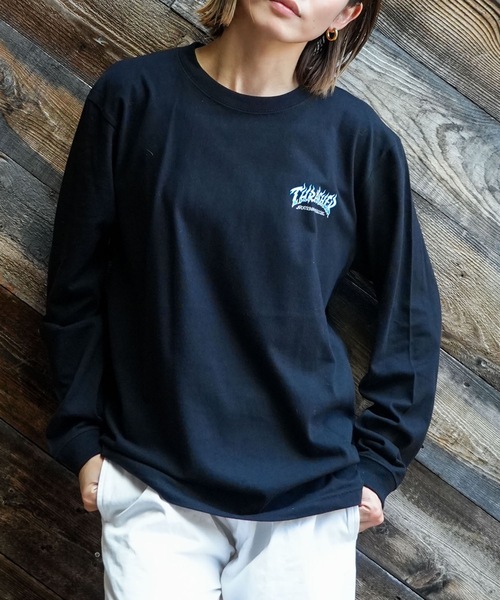THRASHER（スラッシャー）の「FIRE LOGO L/S T-SHIRTS/THRASHER スラッシャーロゴ 長袖 Tシャツ ロンT 炎 フレーム エフェクト胸ロゴ プリント ストリート スケート（Tシャツ/カットソー・メンズ・ブラック×ブルー/ホワイト×ブルー・MEDIUM/LARGE/X-LARGE/SMALL）」の7枚目の写真