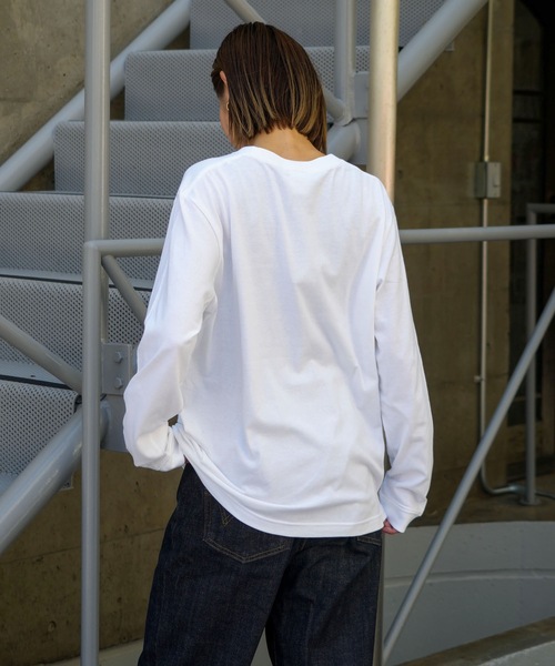 THRASHER（スラッシャー）の「FIRE LOGO L/S T-SHIRTS/THRASHER スラッシャーロゴ 長袖 Tシャツ ロンT 炎 フレーム エフェクト胸ロゴ プリント ストリート スケート（Tシャツ/カットソー・メンズ・ブラック×ブルー/ホワイト×ブルー・MEDIUM/LARGE/X-LARGE/SMALL）」の16枚目の写真
