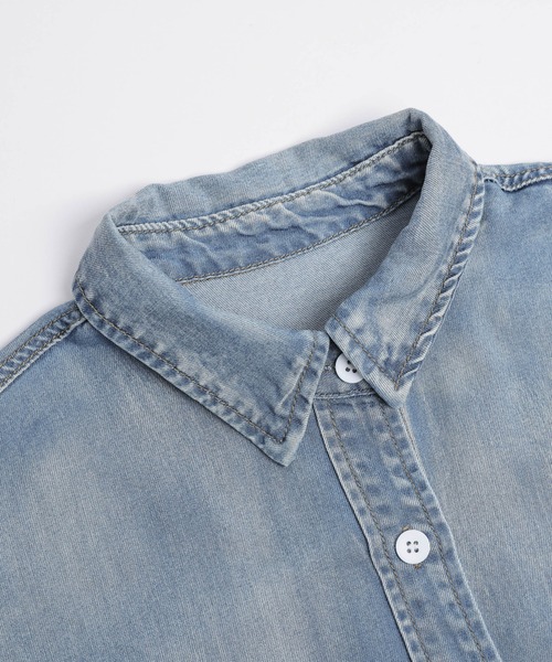 AMELY（エミリー）の「ラウンドヘムデニムシャツ（シャツ/ブラウス・レディース・ブラック/ライトブルー/ブルー・フリー）」の14枚目の写真
