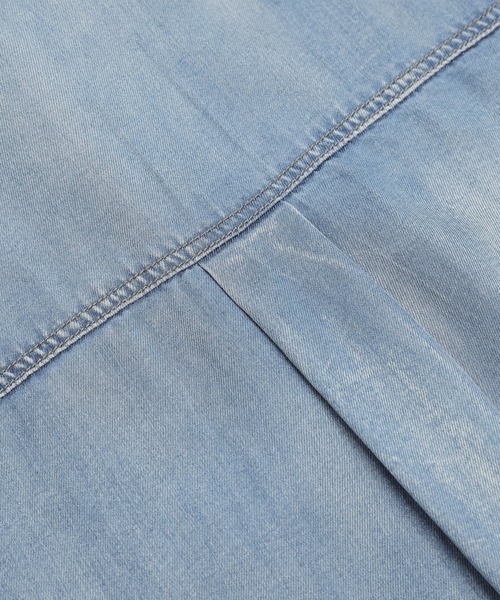 AMELY（エミリー）の「ラウンドヘムデニムシャツ（シャツ/ブラウス・レディース・ブラック/ライトブルー/ブルー・フリー）」の13枚目の写真