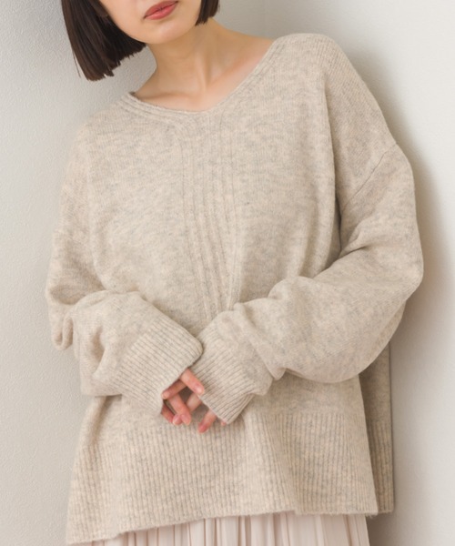 OMNES（オムネス）の「メランジVネックオーバーシルエットニットプルオーバー（ニット/セーター・レディース・ベージュ/ブラウン/ライトグレー/グレー・FREE）」の2枚目の写真
