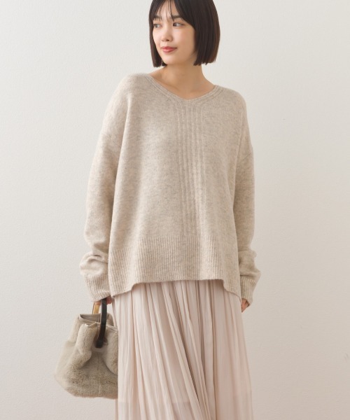 OMNES（オムネス）の「メランジVネックオーバーシルエットニットプルオーバー（ニット/セーター・レディース・ベージュ/ブラウン/ライトグレー/グレー・FREE）」の5枚目の写真