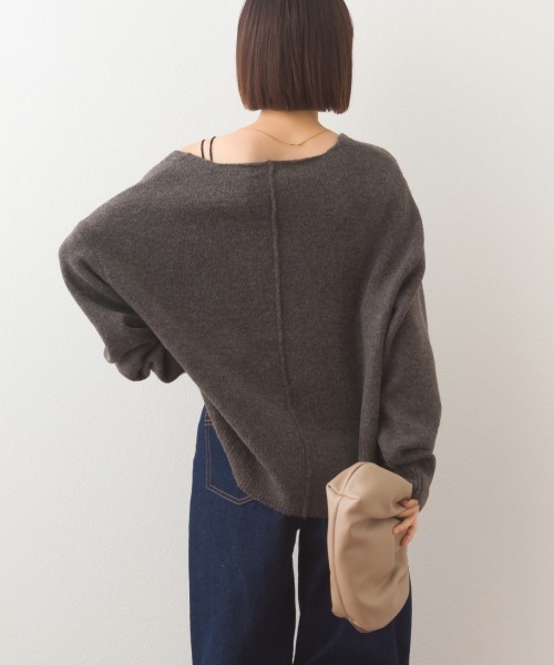 OMNES（オムネス）の「メランジVネックオーバーシルエットニットプルオーバー（ニット/セーター・レディース・ベージュ/ブラウン/ライトグレー/グレー・FREE）」の17枚目の写真