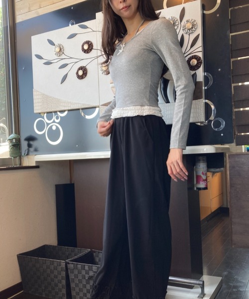 tolene(トレネ)の「レース使いフェイクレイヤードワイドネックロングスリーブトップス(Tシャツ/カットソー・レディース・グレー/ブラック・FREE)」の20枚目の写真