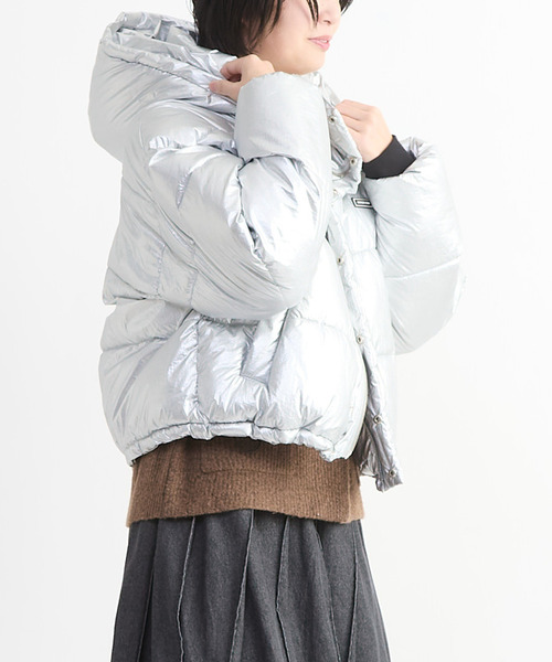 CONVERSE TOKYO(コンバーストウキョウ)の「【HL】METALLIC SHORT DOWN JACKET(ダウンジャケット/コート・レディース・シルバー/ブラック/カーキ・FREE)」の20枚目の写真
