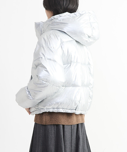 CONVERSE TOKYO(コンバーストウキョウ)の「【HL】METALLIC SHORT DOWN JACKET(ダウンジャケット/コート・レディース・シルバー/ブラック/カーキ・FREE)」の21枚目の写真