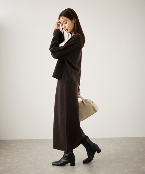 試着のみ❣️黒ファー袖のニットトップス 試着のみ❣️黒ファー袖のニットトップス