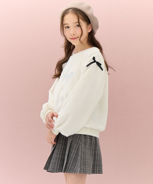 Amourire girl（アムリールガール）の「ぽわん袖フリースプルオーバー（スウェット・キッズ・オフホワイト/サックスブルー・140cm/130cm/160cm/150cm）」の6枚目の写真