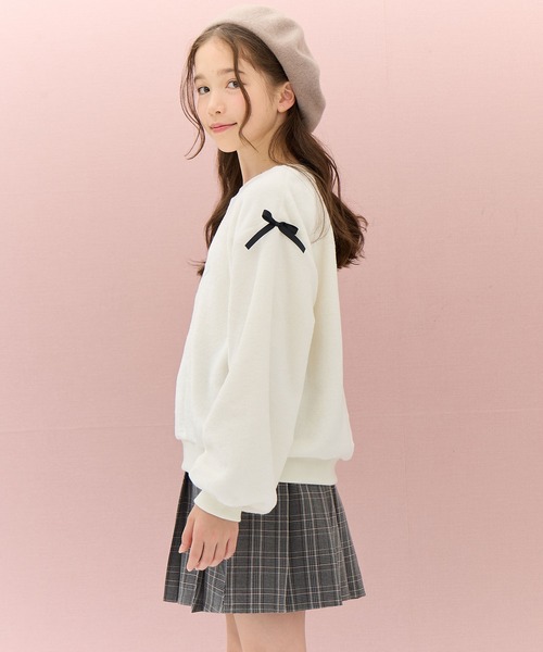 Amourire girl（アムリールガール）の「ぽわん袖フリースプルオーバー（スウェット・キッズ・オフホワイト/サックスブルー・140cm/130cm/160cm/150cm）」の7枚目の写真