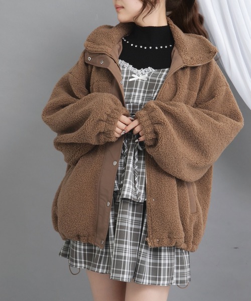 Diable baiser(ディアブルベーゼ)の「ボアスタンドブルゾン【ジャケット】【コート】(その他アウター・レディース・アイボリー/ブラック/モカ・LARGE/MEDIUM)」の2枚目の写真