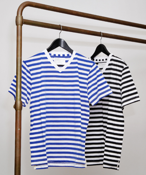 DETAILS（ディテールズ）の「DETAILS-BASIC/ Basic V-Neck Border Tee（Tシャツ/カットソー・メンズ・ホワイト×ブラック/ホワイト×ブルー・SMALL/LARGE/MEDIUM）」の15枚目の写真
