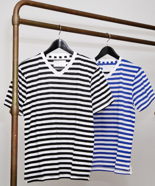 DETAILS（ディテールズ）の「DETAILS-BASIC/ Basic V-Neck Border Tee（Tシャツ/カットソー・メンズ・ホワイト×ブラック/ホワイト×ブルー・SMALL/LARGE/MEDIUM）」の16枚目の写真