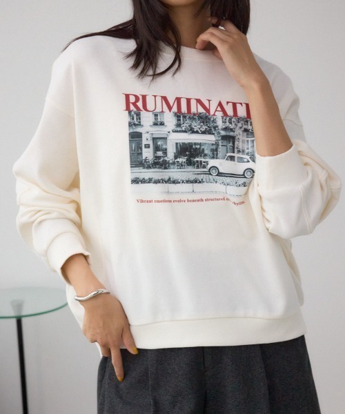 AZUL by moussy（アズールバイマウジー）の「フォトプリントスウェット（スウェット・レディース・アイボリー/ブラック/杢グレー・FREE）」の2枚目の写真