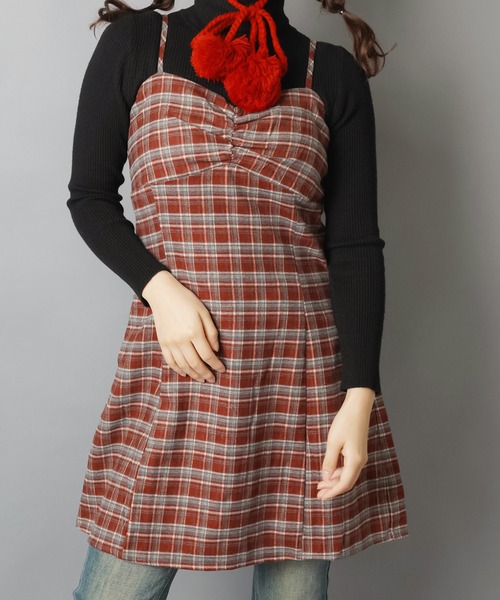 SPINNS（スピンズ）の「チェックミニキャミワンピース/ギャザー（ワンピース・レディース・ブラック/ブラウン/レッド・ONESIZE）」の16枚目の写真