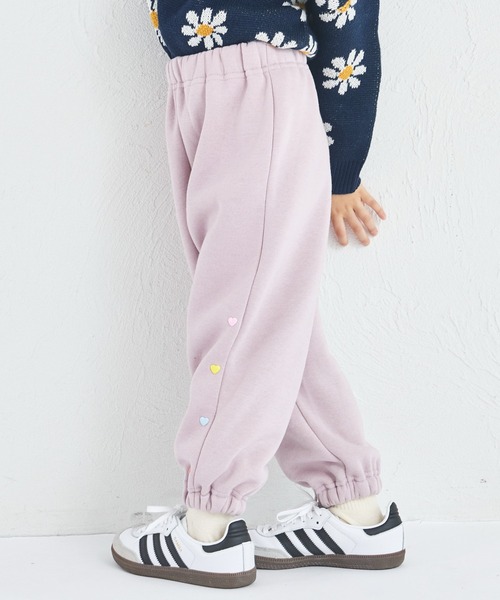 pairmanon(ペアマノン)の「【ぬくふわ】裏起毛 カラフルハートボタン ジョガーパンツ(スウェットパンツ・キッズ・アイボリー/ブラック/ライトピンク・100/110/120/130/140/150/90)」の3枚目の写真