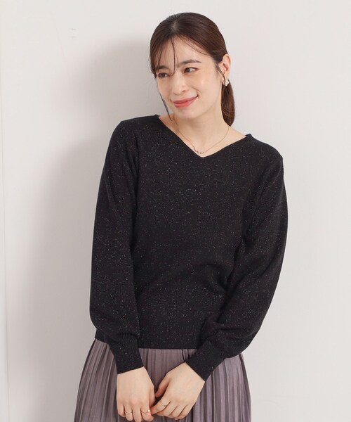 ITS'DEMO（イッツデモ）の「【手洗い可】アンジェリーナ総針vネックニット（ニット/セーター・レディース・ライトグレー/オフホワイト/ブラック/ベビーピンク/パープル系4・00）」の3枚目の写真