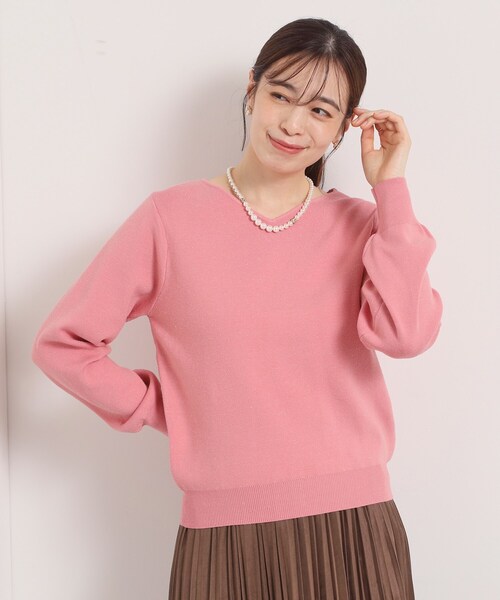 ITS'DEMO（イッツデモ）の「【手洗い可】アンジェリーナ総針vネックニット（ニット/セーター・レディース・ライトグレー/オフホワイト/ブラック/ベビーピンク/パープル系4・00）」の19枚目の写真