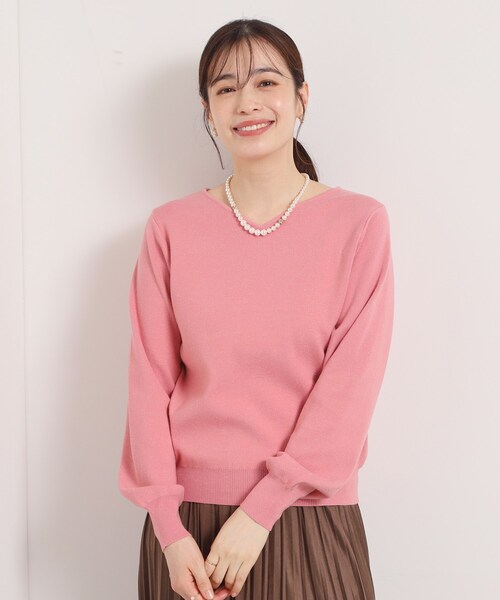 ITS'DEMO（イッツデモ）の「【手洗い可】アンジェリーナ総針vネックニット（ニット/セーター・レディース・ライトグレー/オフホワイト/ブラック/ベビーピンク/パープル系4・00）」の6枚目の写真