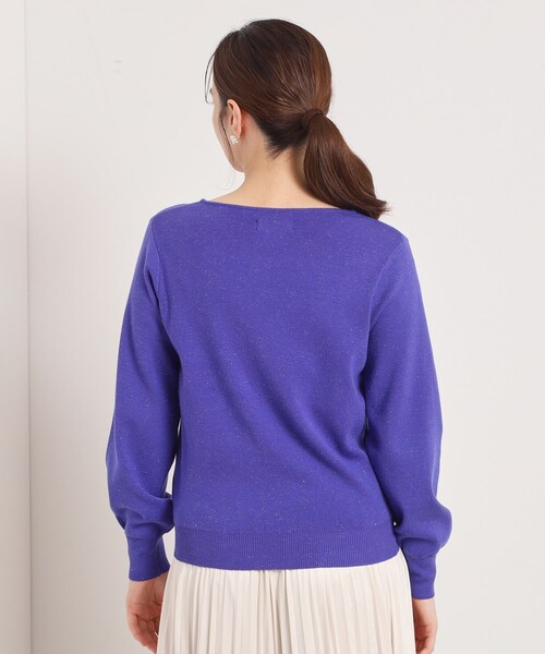 ITS'DEMO（イッツデモ）の「【手洗い可】アンジェリーナ総針vネックニット（ニット/セーター・レディース・ライトグレー/オフホワイト/ブラック/ベビーピンク/パープル系4・00）」の15枚目の写真